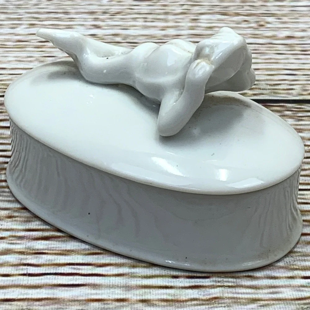 OC Omnibus Porcelain White Frog Lidded Trinket Jewerly‎ Box Japan 1982 Vintage